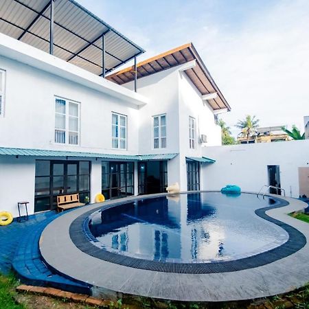 Hotel One Sixty Dehiwala-Mount Lavinia Екстериор снимка