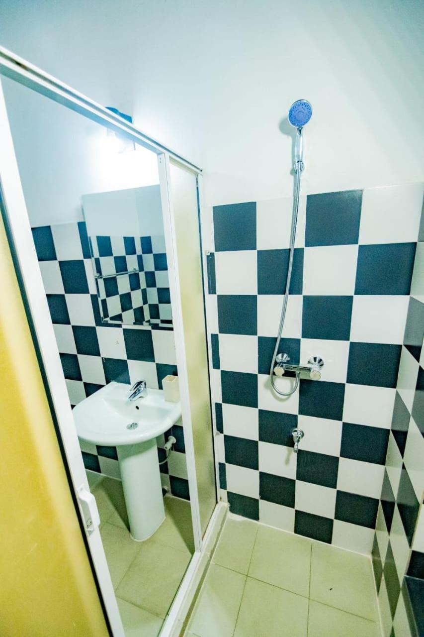 Hotel One Sixty Dehiwala-Mount Lavinia Екстериор снимка