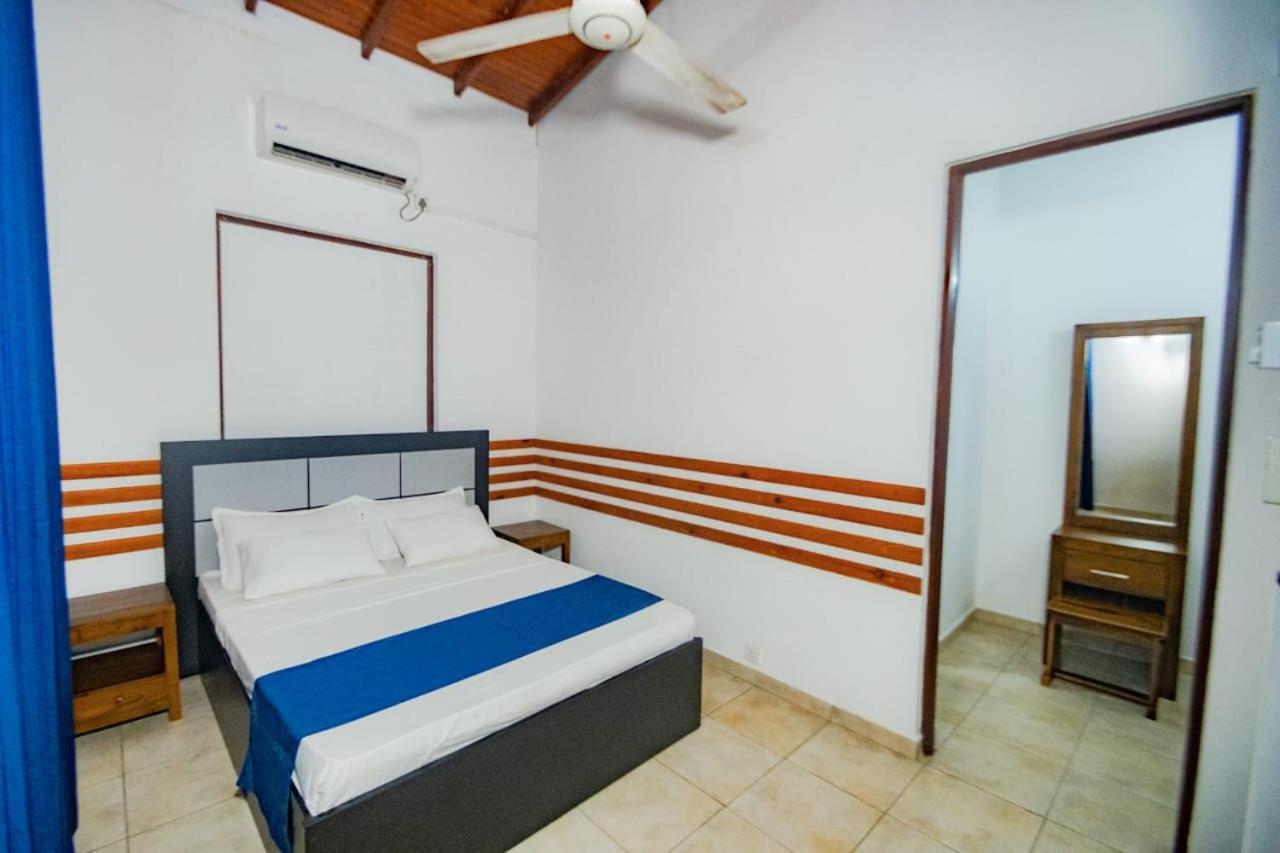 Hotel One Sixty Dehiwala-Mount Lavinia Екстериор снимка