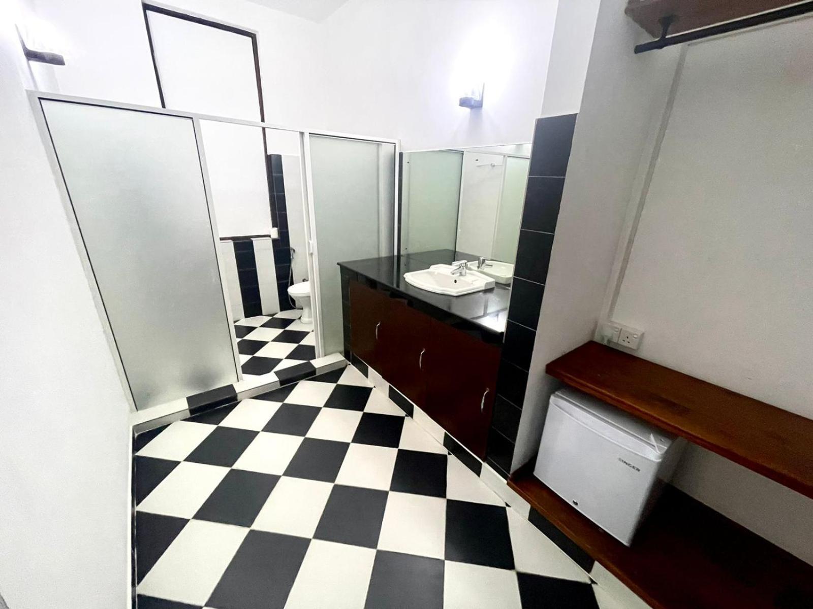 Hotel One Sixty Dehiwala-Mount Lavinia Екстериор снимка