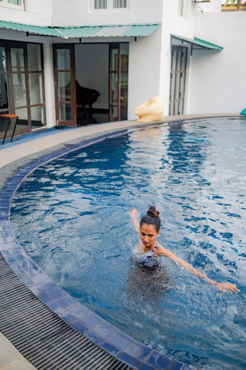 Hotel One Sixty Dehiwala-Mount Lavinia Екстериор снимка