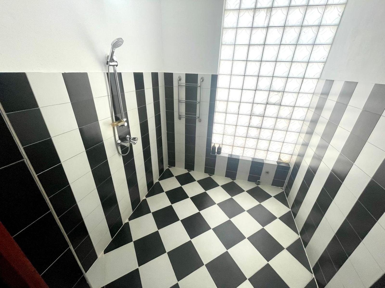 Hotel One Sixty Dehiwala-Mount Lavinia Екстериор снимка