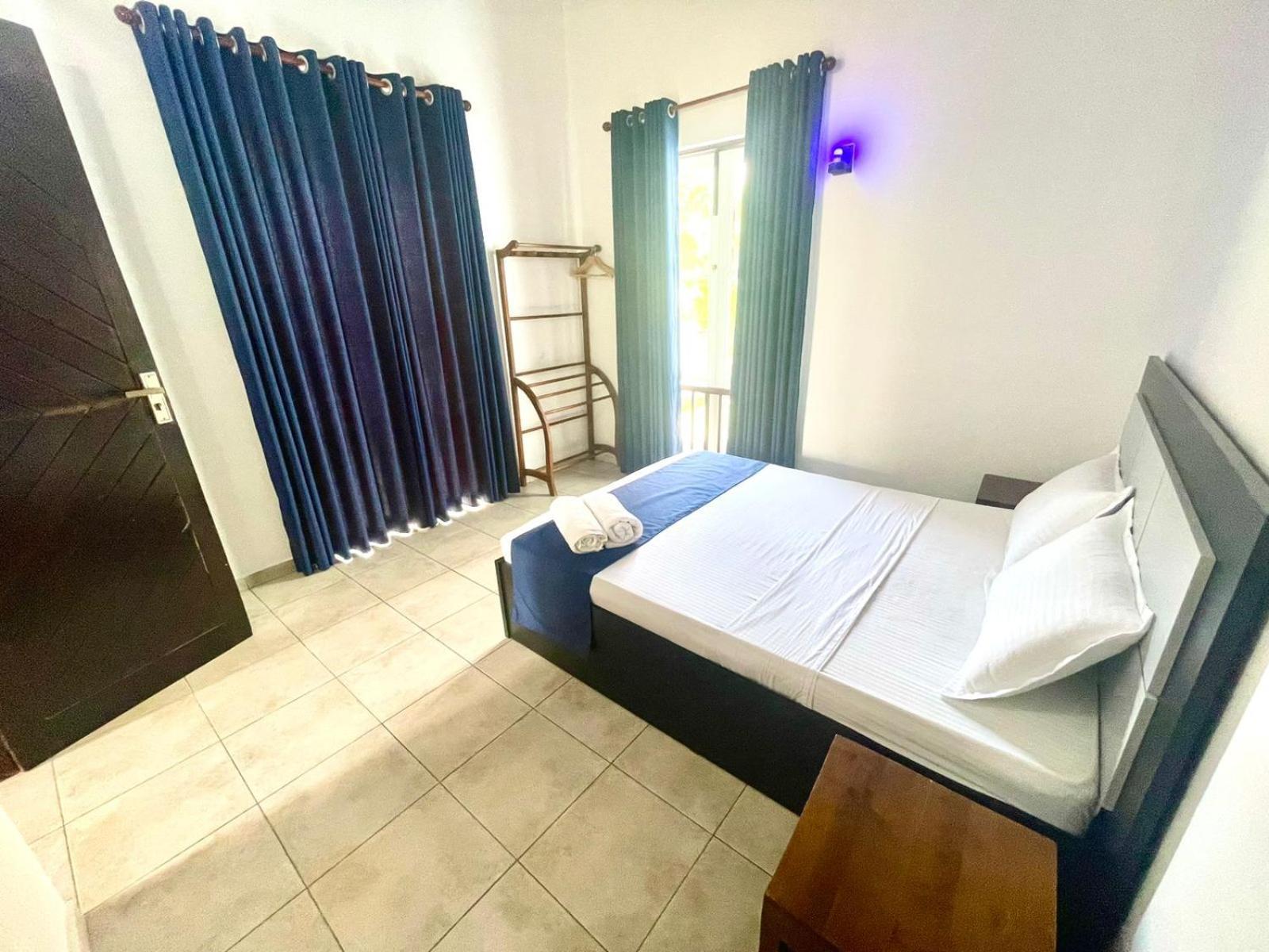Hotel One Sixty Dehiwala-Mount Lavinia Екстериор снимка