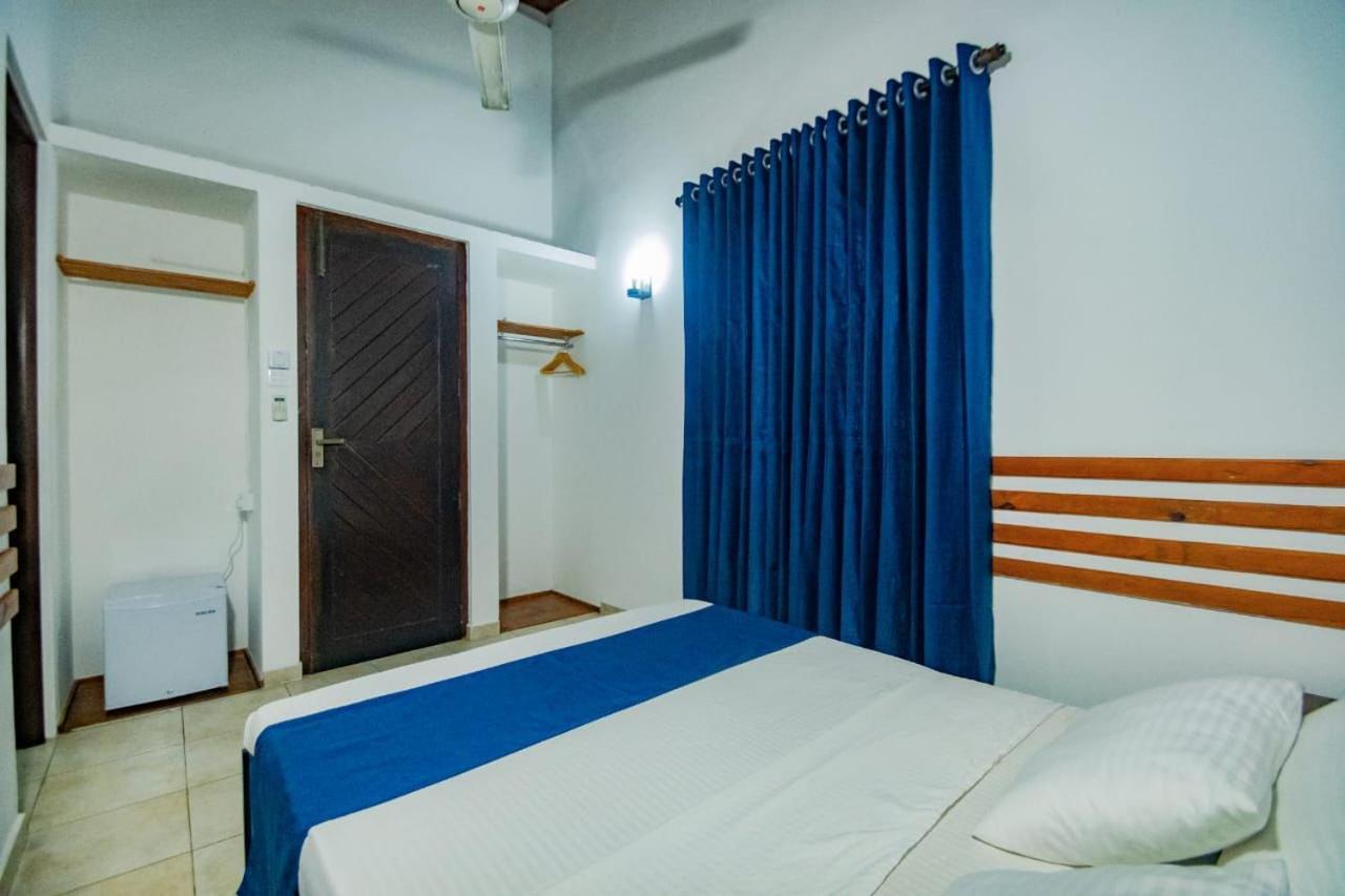 Hotel One Sixty Dehiwala-Mount Lavinia Екстериор снимка
